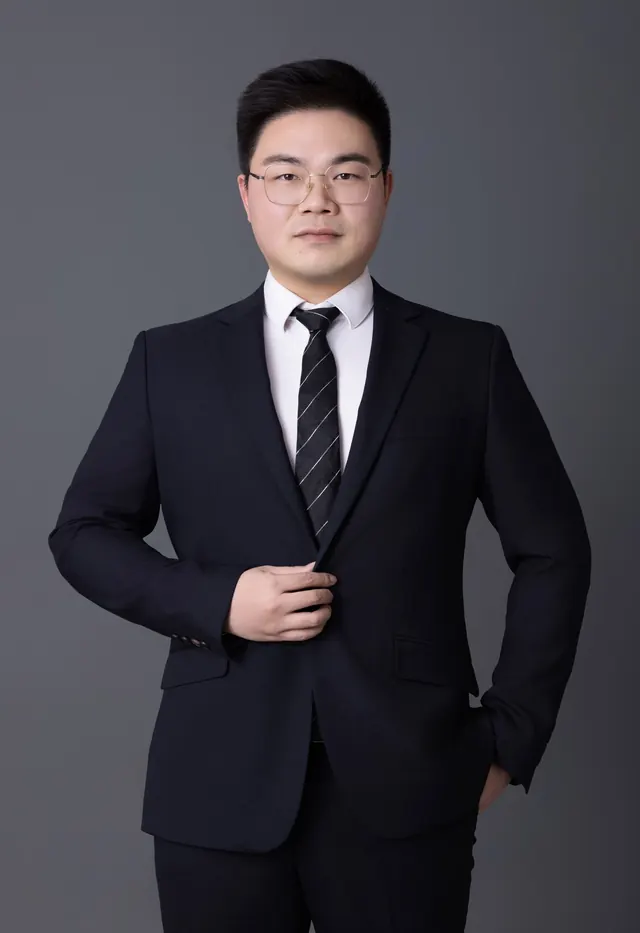 任鑫锋律师职业照